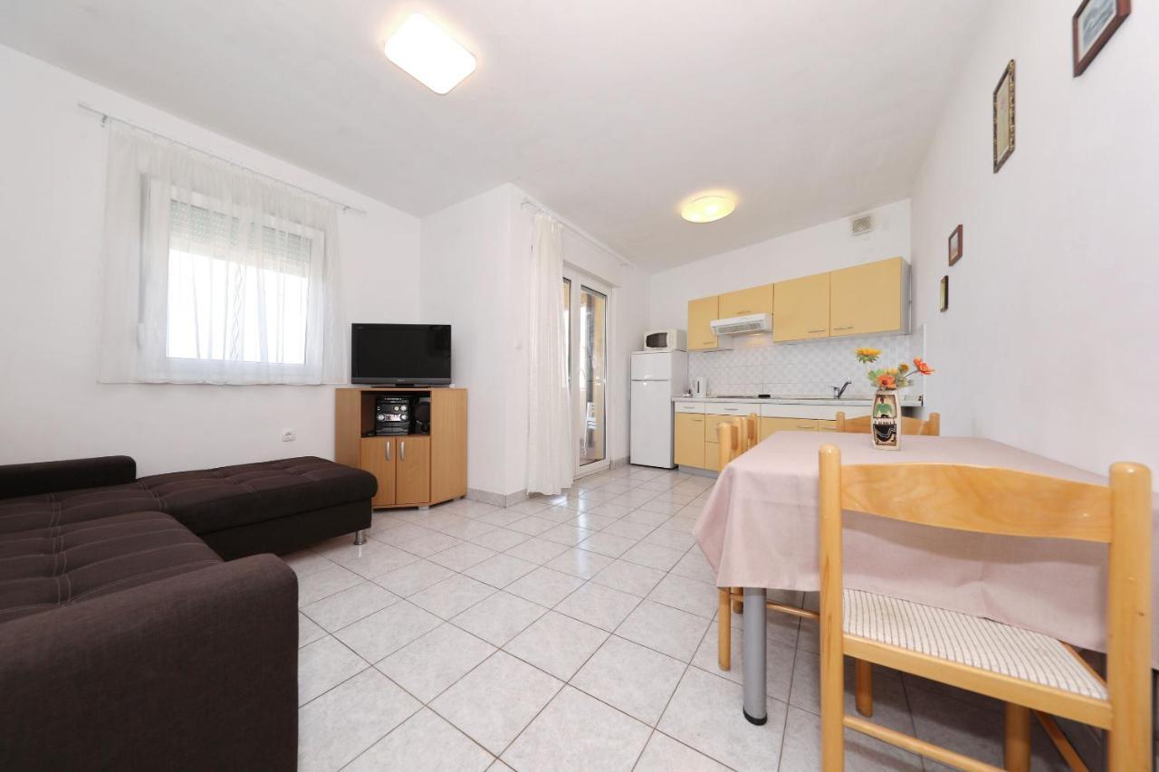 Apartment Alexa Туран Екстериор снимка