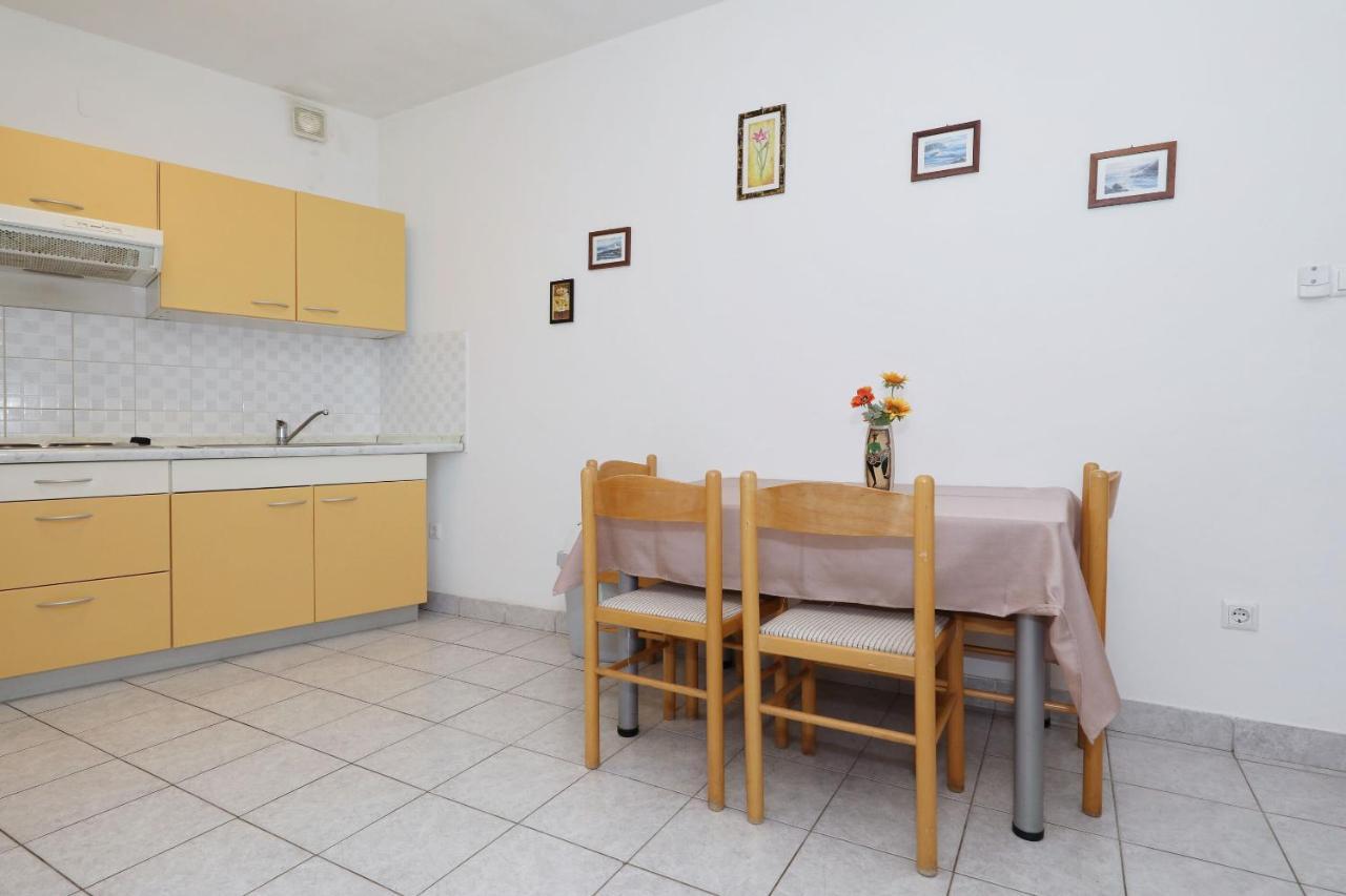 Apartment Alexa Туран Екстериор снимка